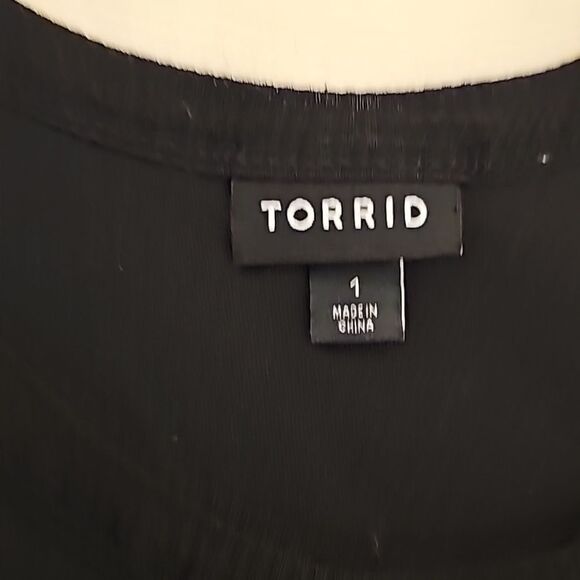 Torrid sleeveless top size 1 - Picture 6 of 8